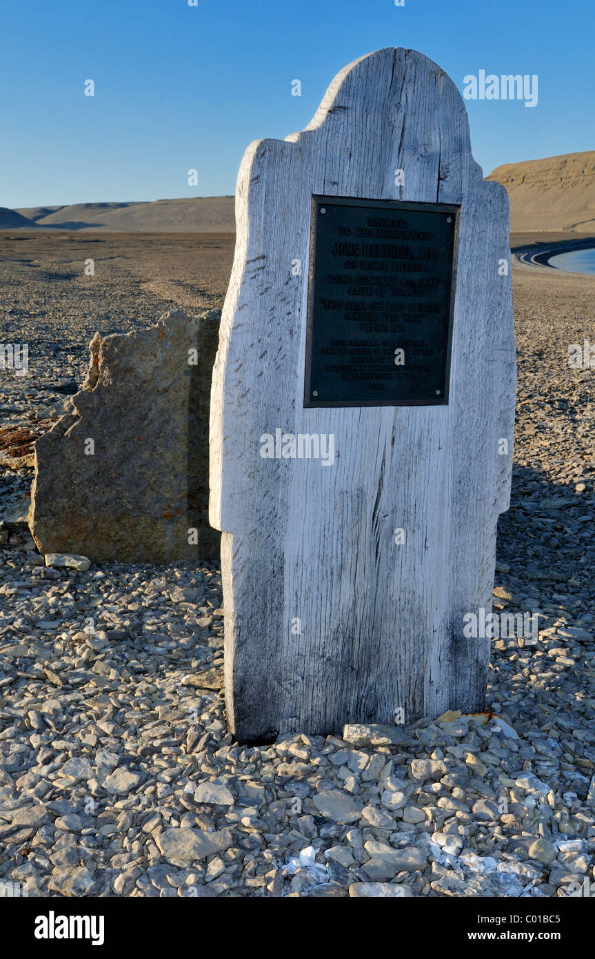 Grave of John Hartnell, member of the famous lost Franklin Expedition, Beechey Island, Northwest Passage, Lancaster Sound Stock Photo