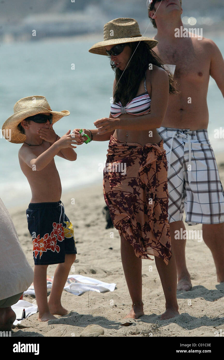 Melissa Rivers daughter of comedienne Joan Rivers, enjoys a day at the  beach with her son Edgar and friends Malibu, California Stock Photo - Alamy, image size:865x1390
