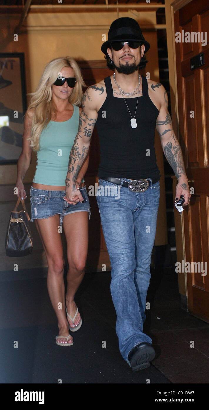 Dave Navarro Dined With New Girlfriend At A Restaurant On Sunset Stock Photo Alamy