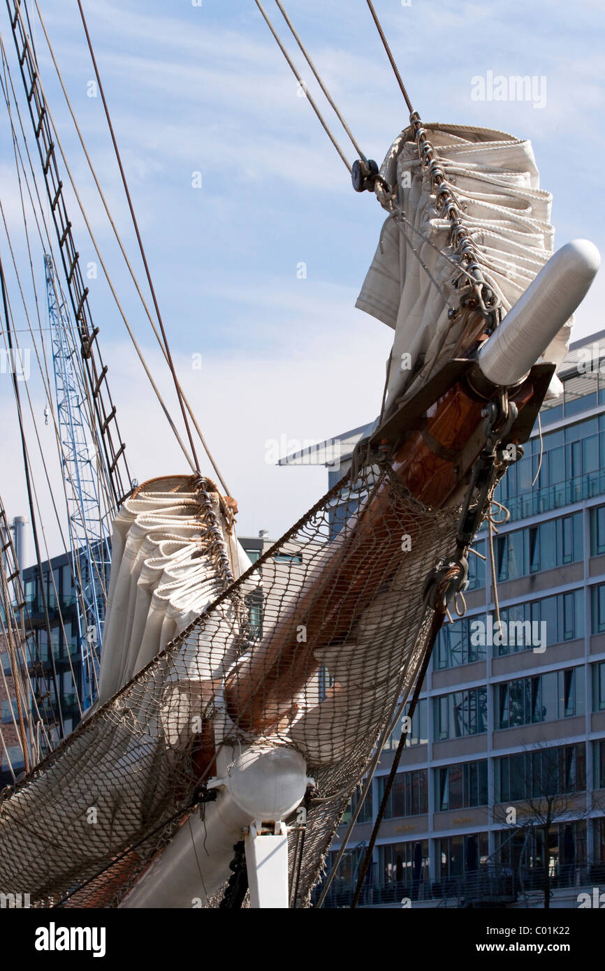 Tall ship bow hires stock photography and images Alamy