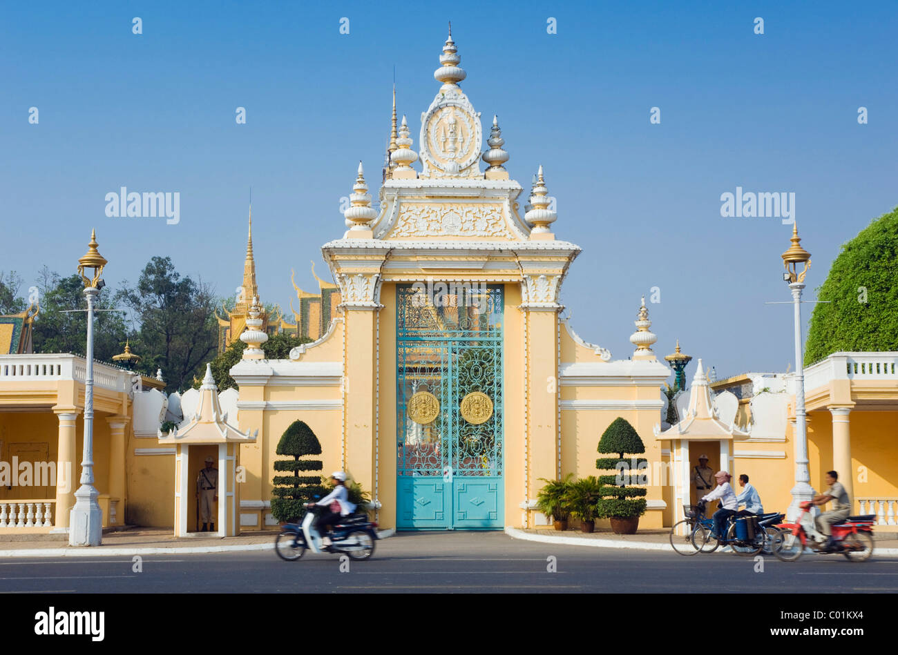 Victory Gate, Royal Palace, Phnom Penh, Cambodia, Indochina, Southeast Asia, Asia Stock Photo