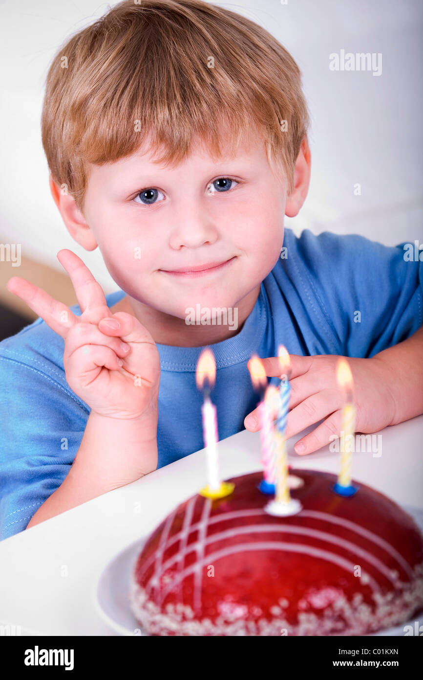 4 year old boy birthday cake hi-res stock photography and images ...