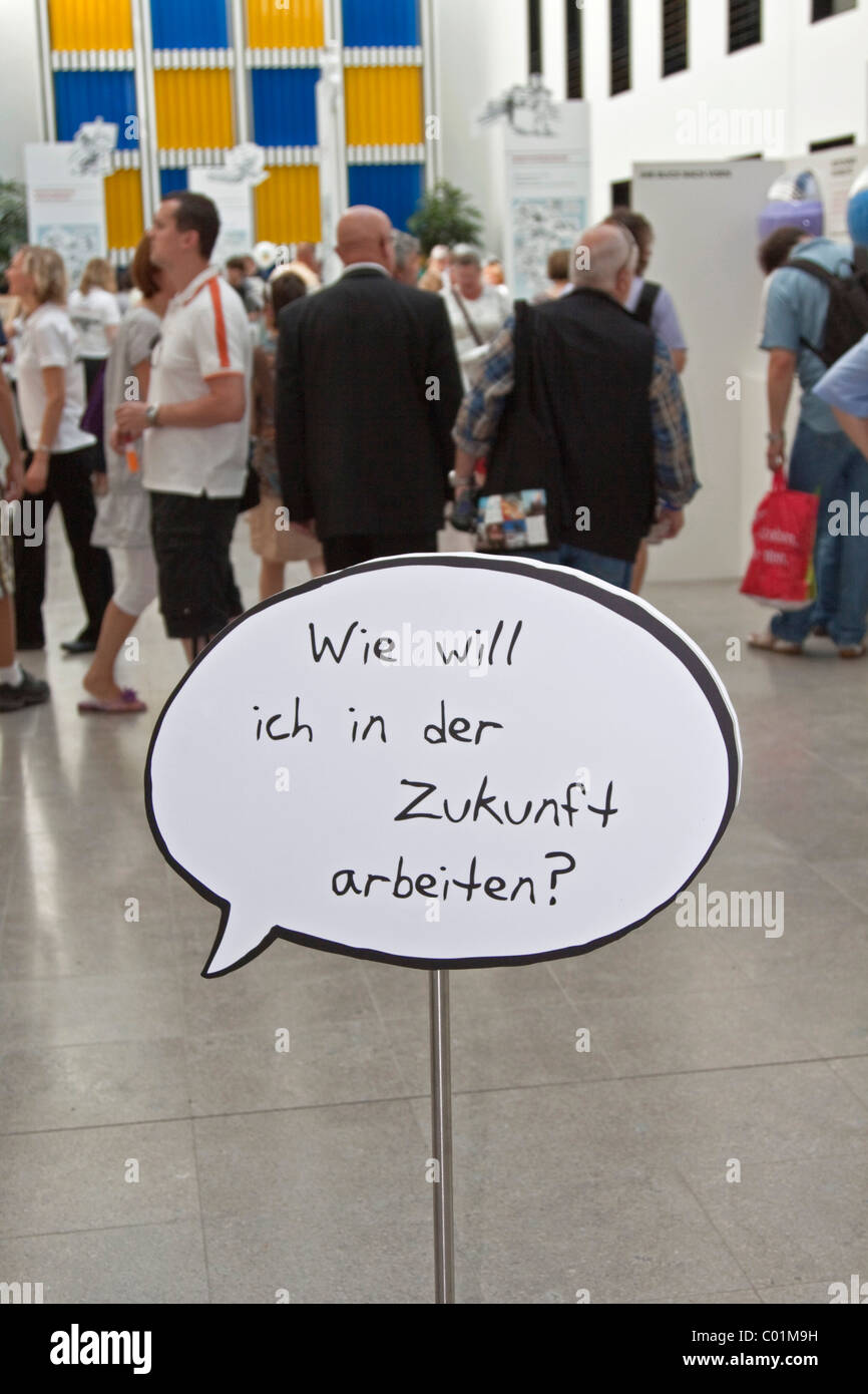 Speech bubble 'Wie will ich in der Zukunft arbeiten?', German for 'How do I want to work in the future?', open day, Federal Stock Photo