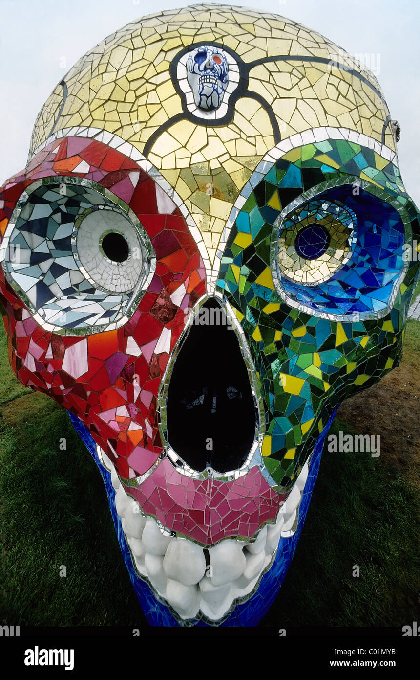 Large skull made of colourful mosaics, sculpture by Niki de Saint Phalle, founding exhibition of the Bundeskunsthalle Bonn Stock Photo