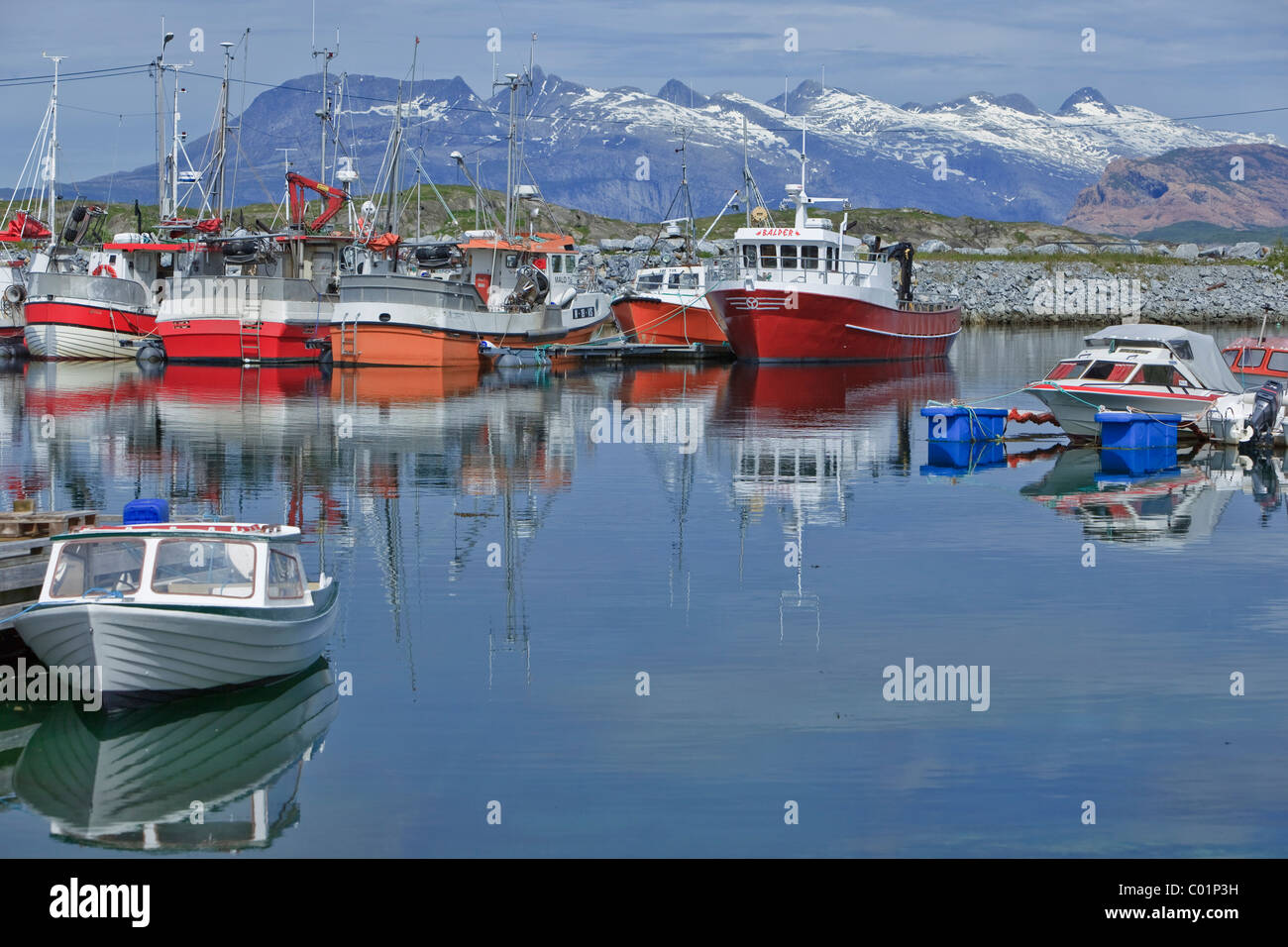 Fishing boats in the harbour of Vevelstadt, Stokkefjorden, Norway, Scandinavia, Europe Stock Photo