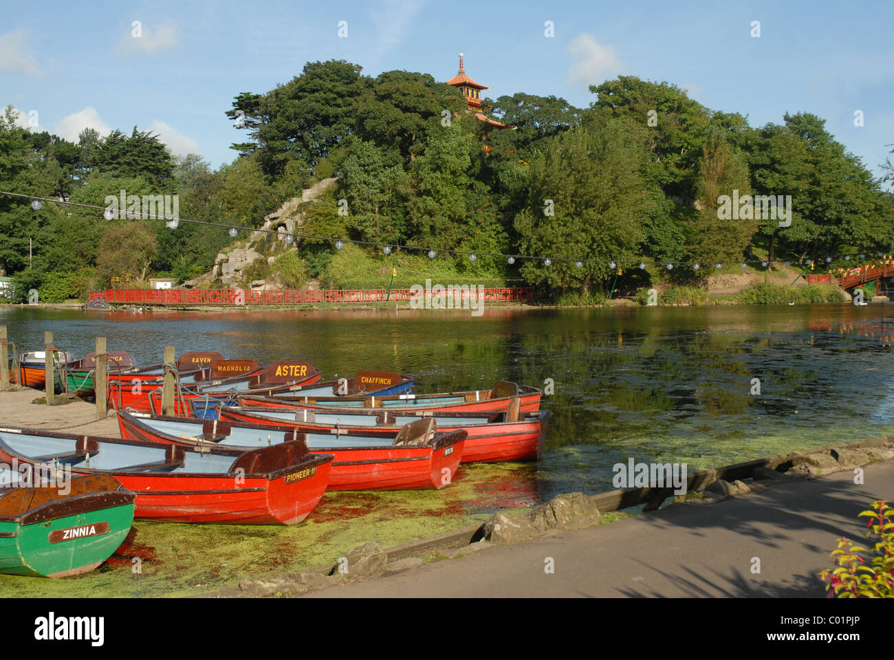 peasholm-park-is-an-oriental-themed-municipal-park-located-in-the