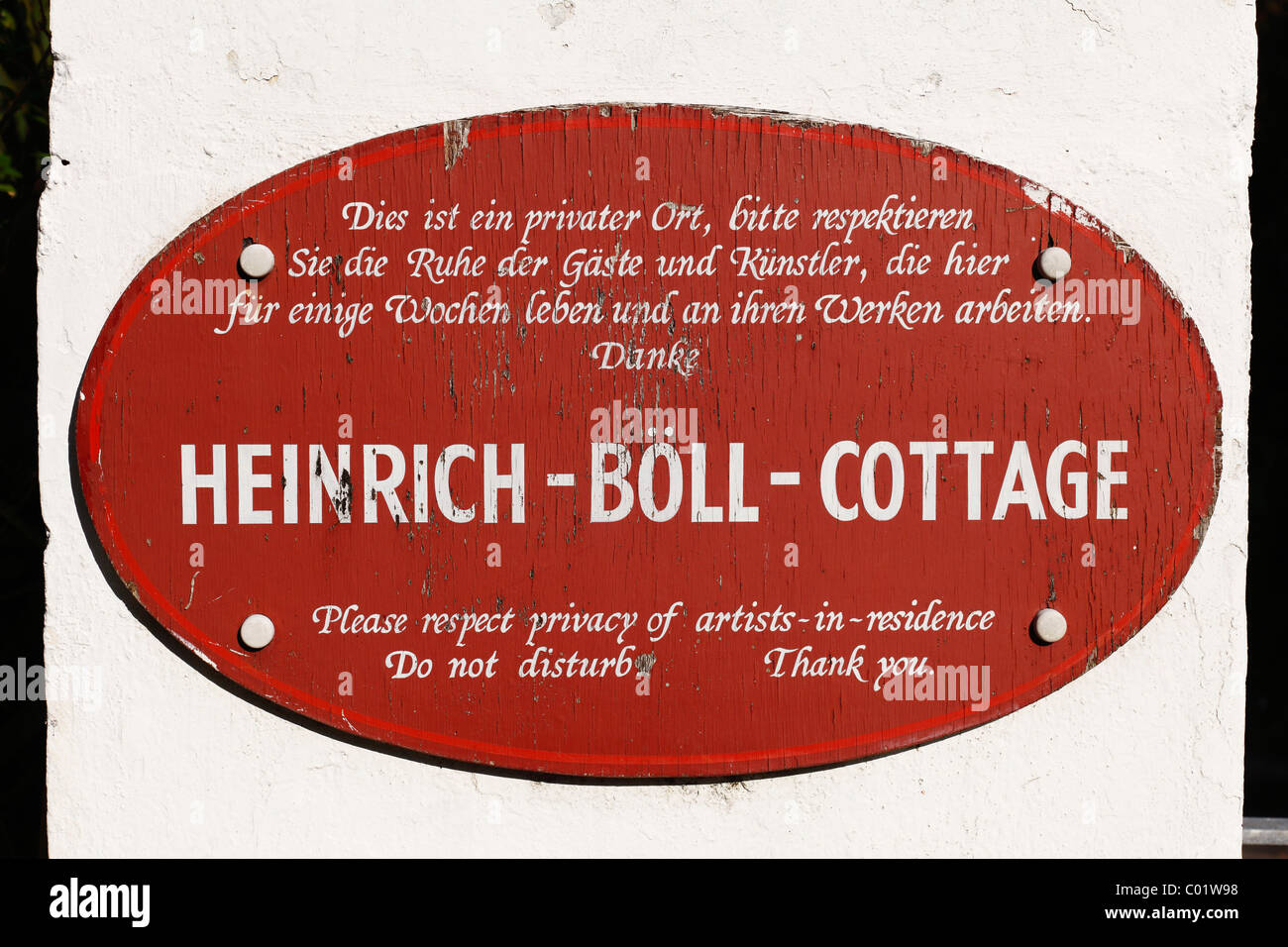 Heinrich Boell Cottage, badge, Doogort, Achill Island, County Mayo, Connacht province, Republic of Ireland, Europe Stock Photo