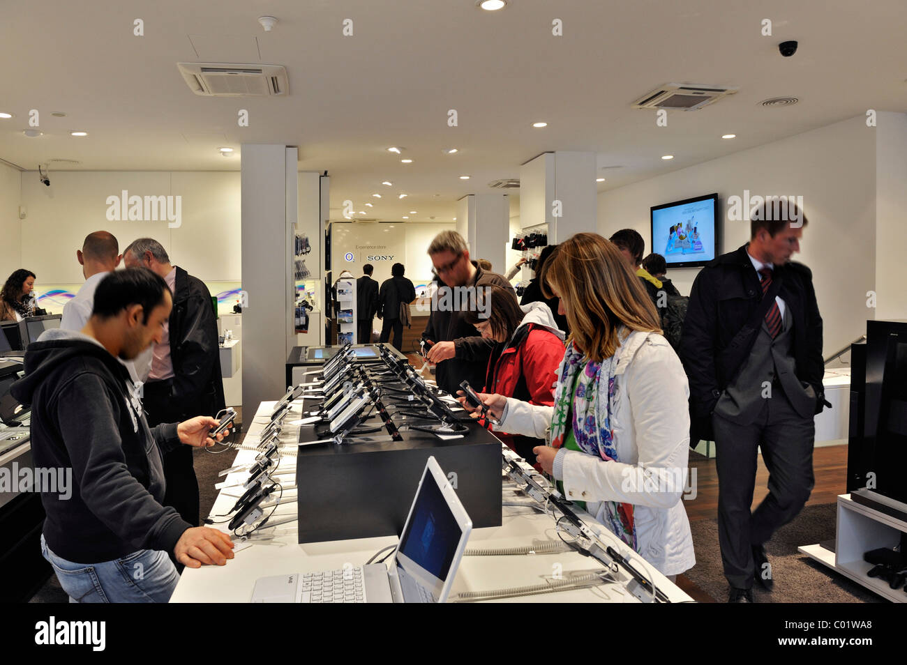 Computer shop, Munich, Bavaria, Germany, Europe Stock Photo - Alamy