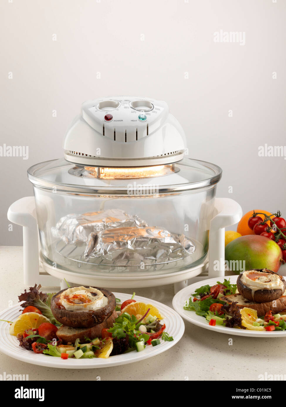 Halogen oven hires stock photography and images Alamy