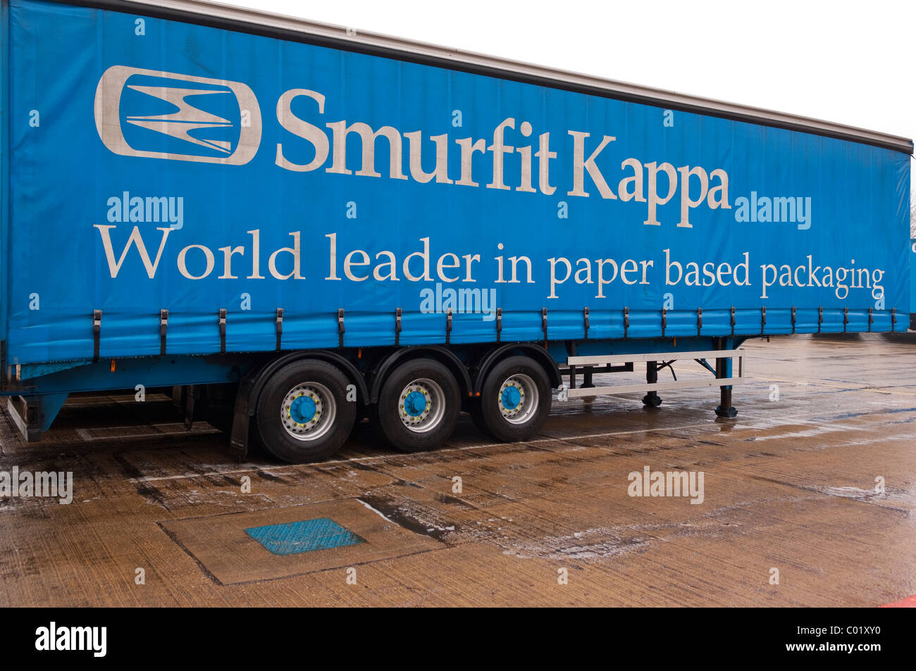 A Smurfit Kappa lorry trailer in the Uk Stock Photo - Alamy