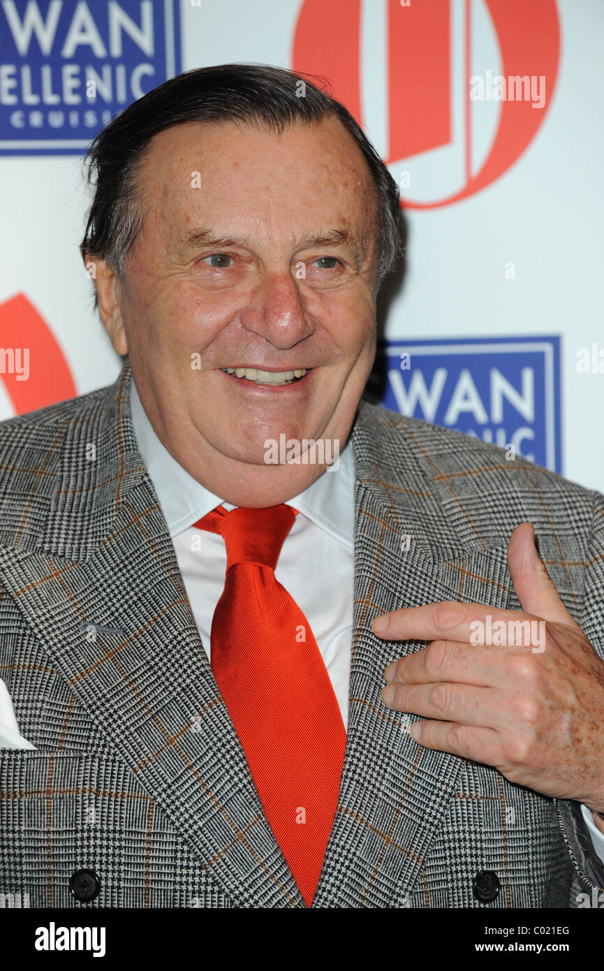 BARRY HUMPHRIES 2011 OLDIE OF THE YEAR AWARDS SIMPSON'S IN THE STRAND LONDON ENGLAND 10 February 2011 Stock Photo