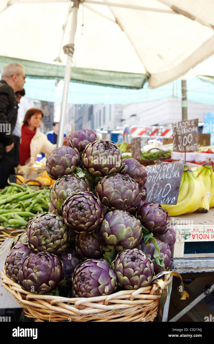 Carciofi rome hi-res stock photography and images - Alamy