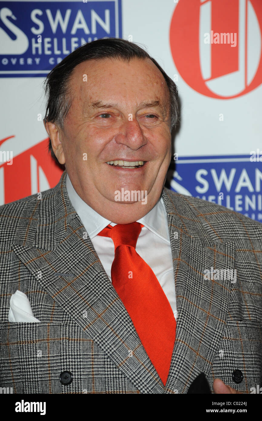 BARRY HUMPHRIES 2011 OLDIE OF THE YEAR AWARDS SIMPSON'S IN THE STRAND LONDON ENGLAND 10 February 2011 Stock Photo