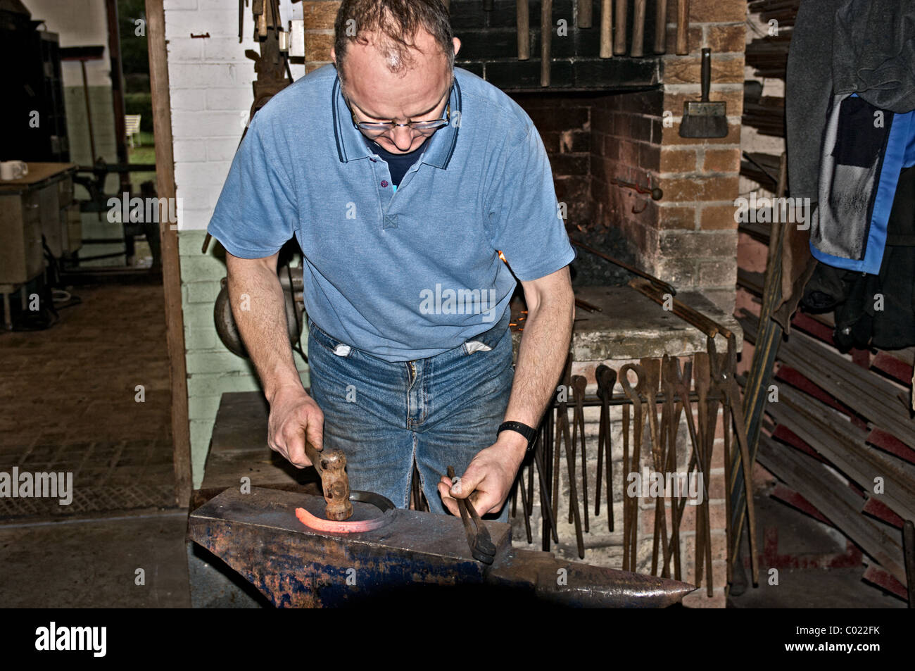 Smith at work hi-res stock photography and images - Alamy