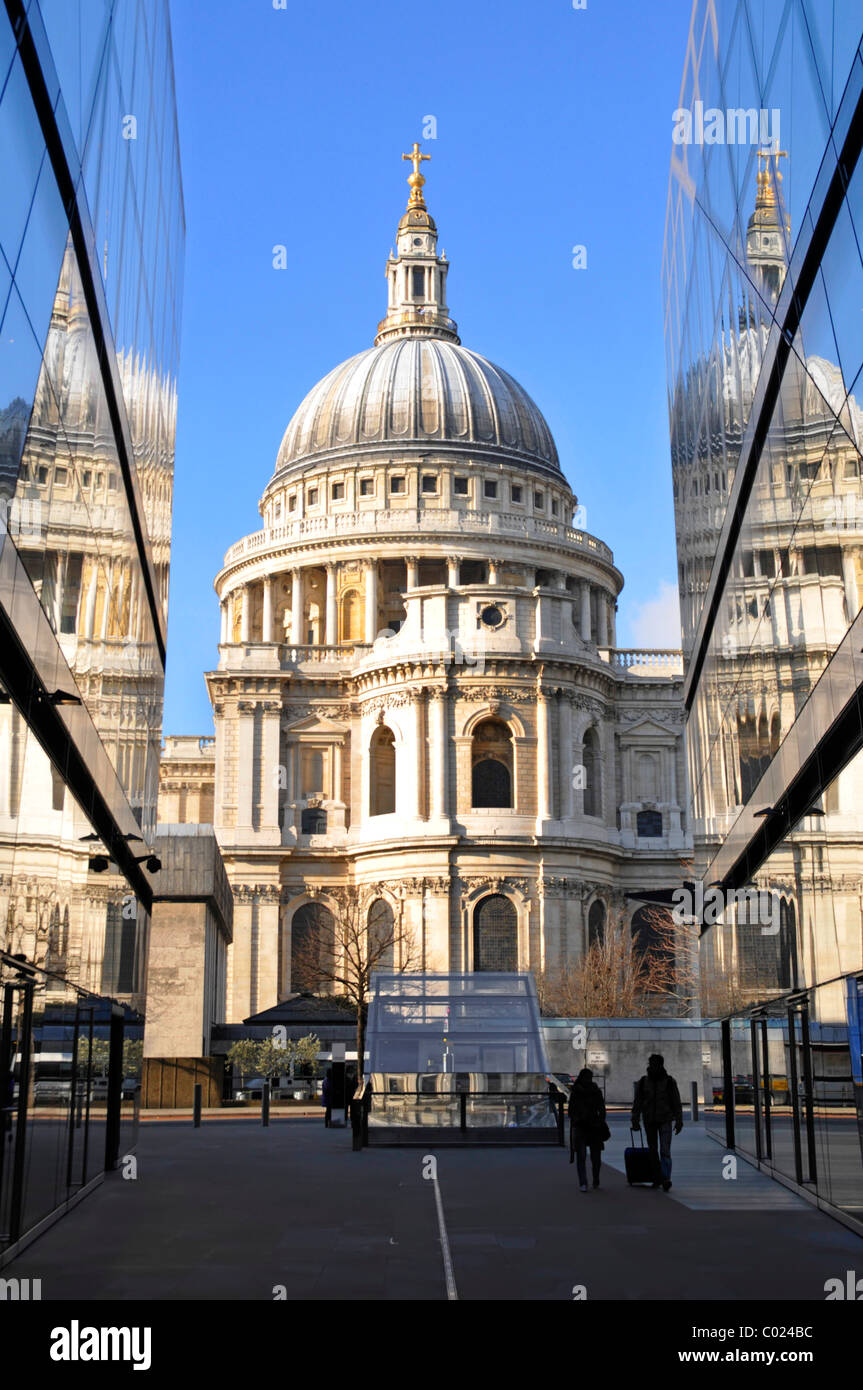 One New Change Shopping Mall with St Pauls cathedral beyond Stock Photo
