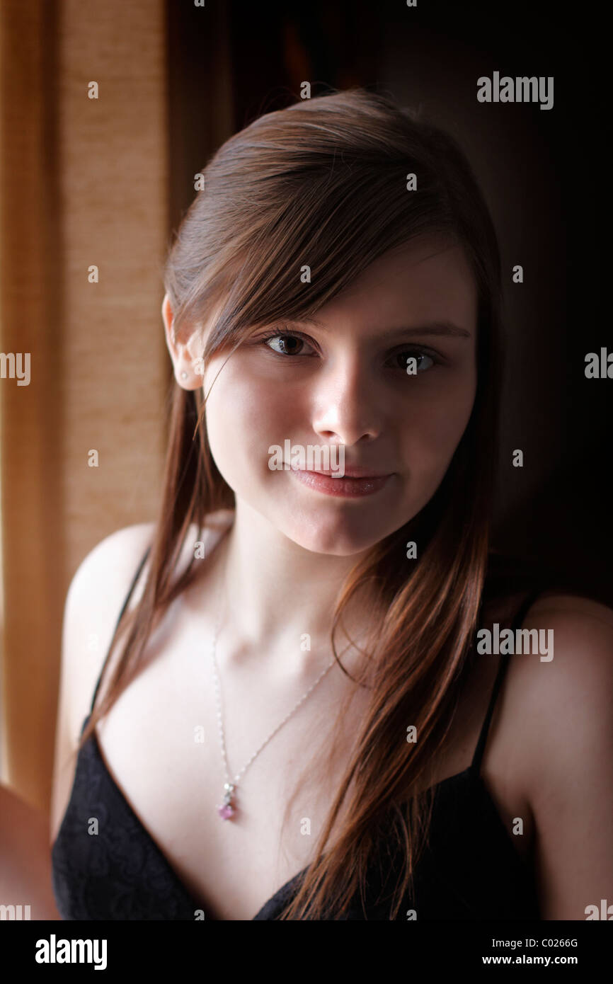 Thin girl light brown hair hi-res stock photography and images - Alamy