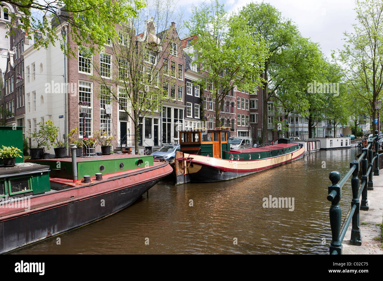 Houseboats on Raamgracht canal, Amsterdam, Holland, Netherlands, Europe