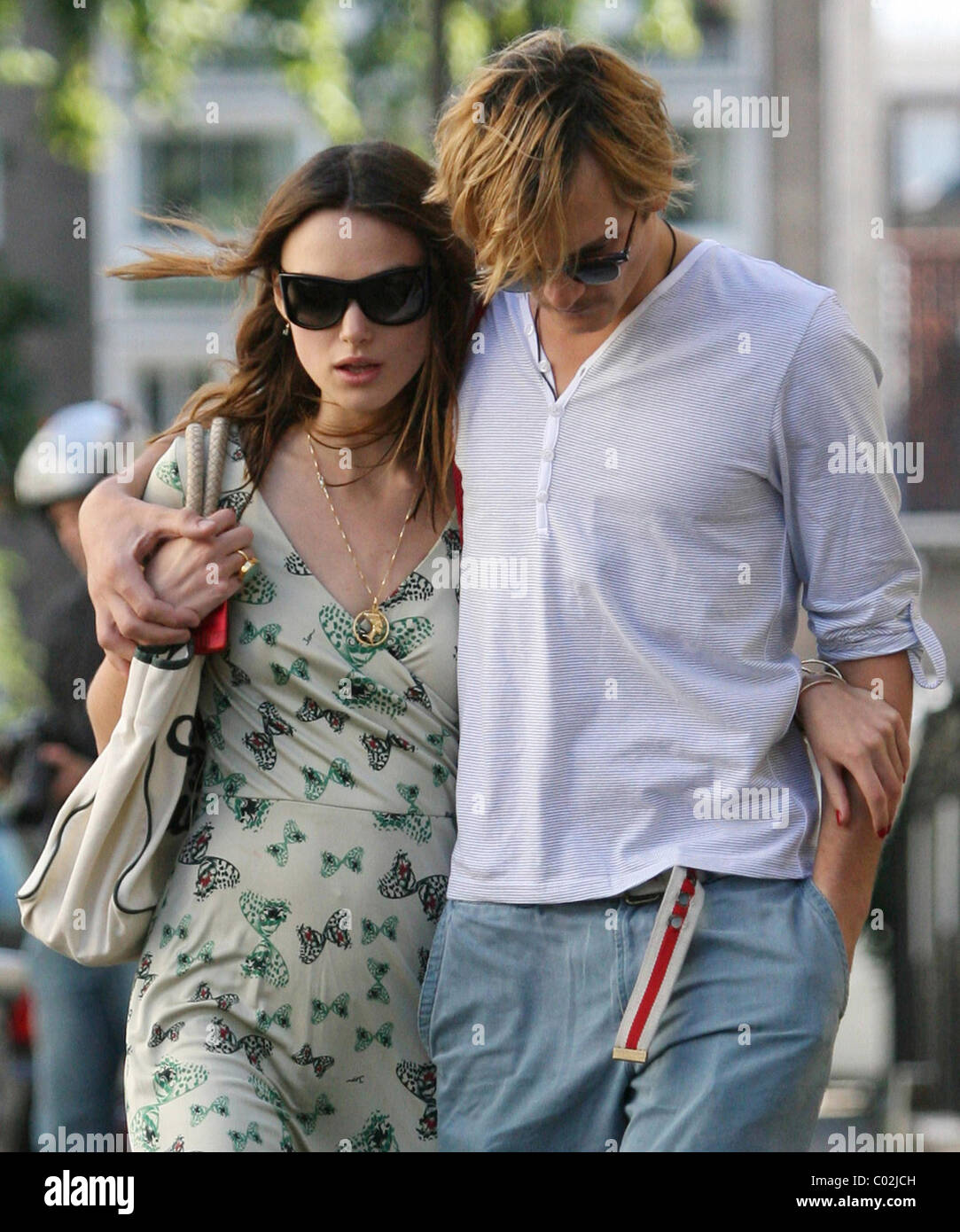 Keira Knightley and boyfriend Rupert Friend leaving her house London, England - 25.08.07 Will Alexander/ Stock Photo