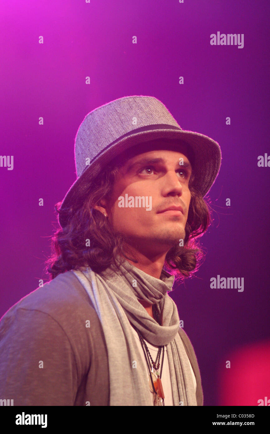 Tommy reeve hi-res stock photography and images - Alamy