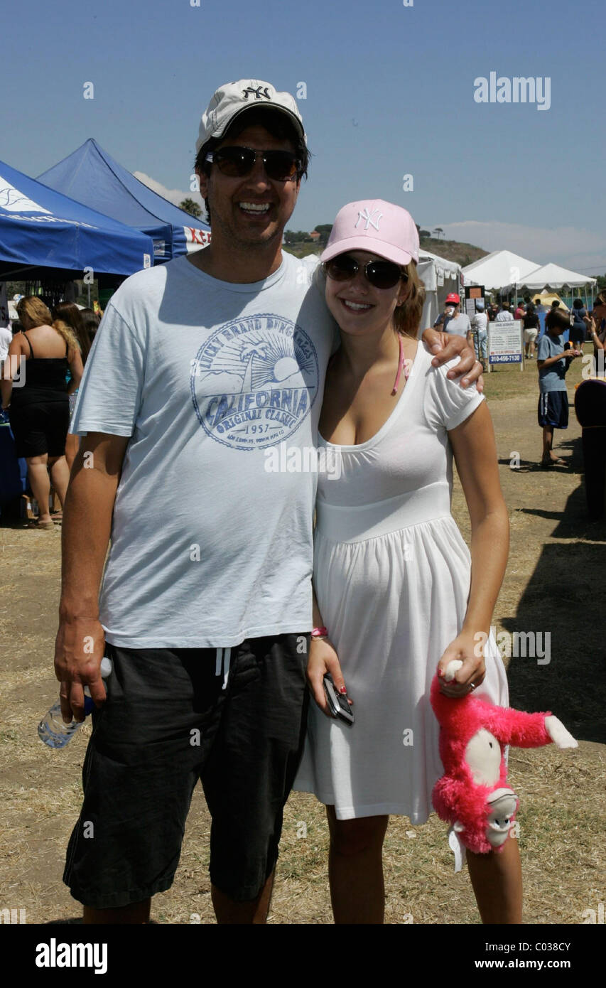 Ray Romano and wife Anna Scarpulla at the Malibu summer fair Malibu, California - 01.09.07 Stock