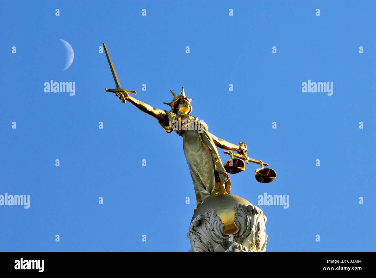 The Old Bailey Scales of Justice statue Stock Photo Alamy