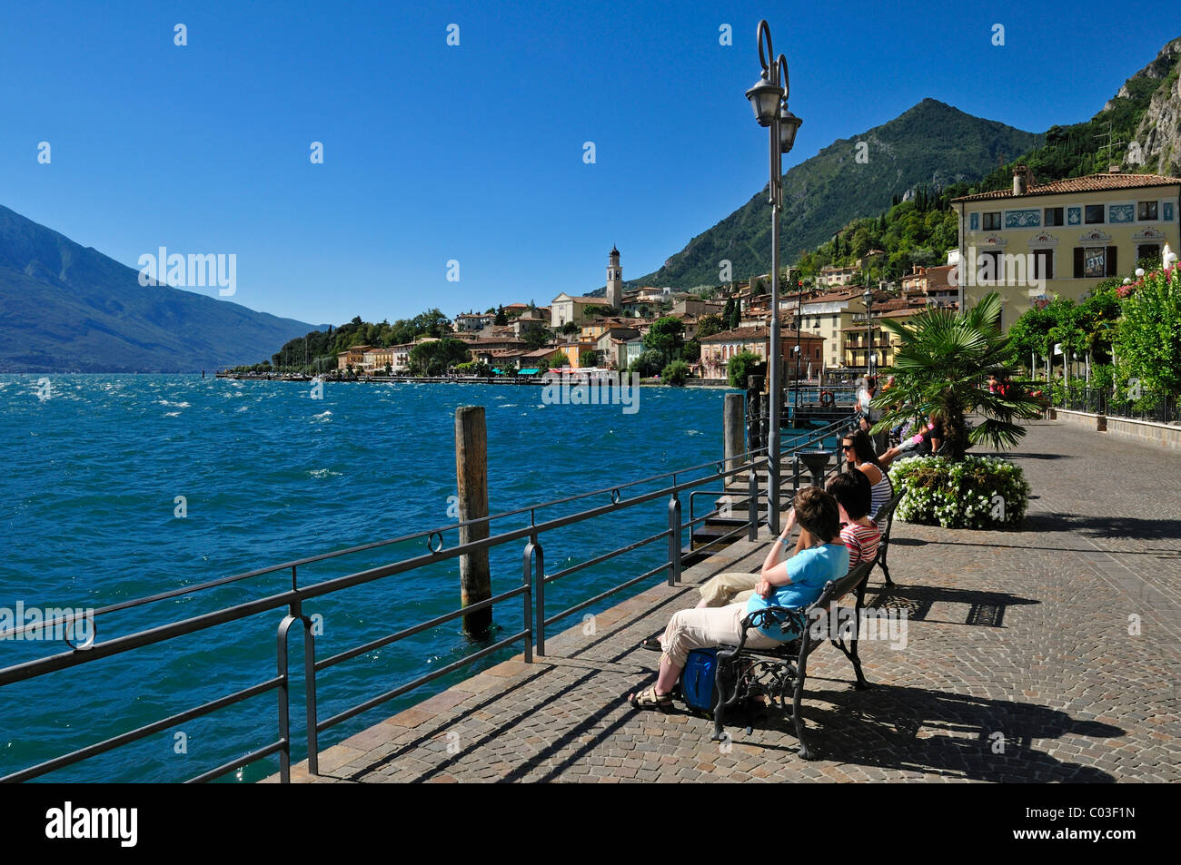 Lakeside promenade limone sul garda hi-res stock photography and images ...