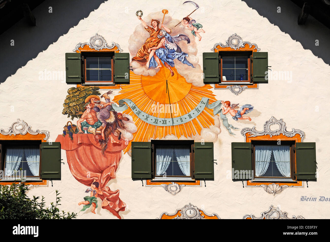 Lueftlmalerei, traditionally painted mural with a sundial on a farmhouse, Rottenbucherstrasse 1, Boebing, Upper Bavaria Stock Photo