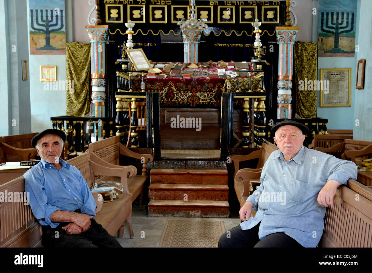 community-leaders-jewish-synagogue-oni-georgia-western-asia-C03J5M.jpg