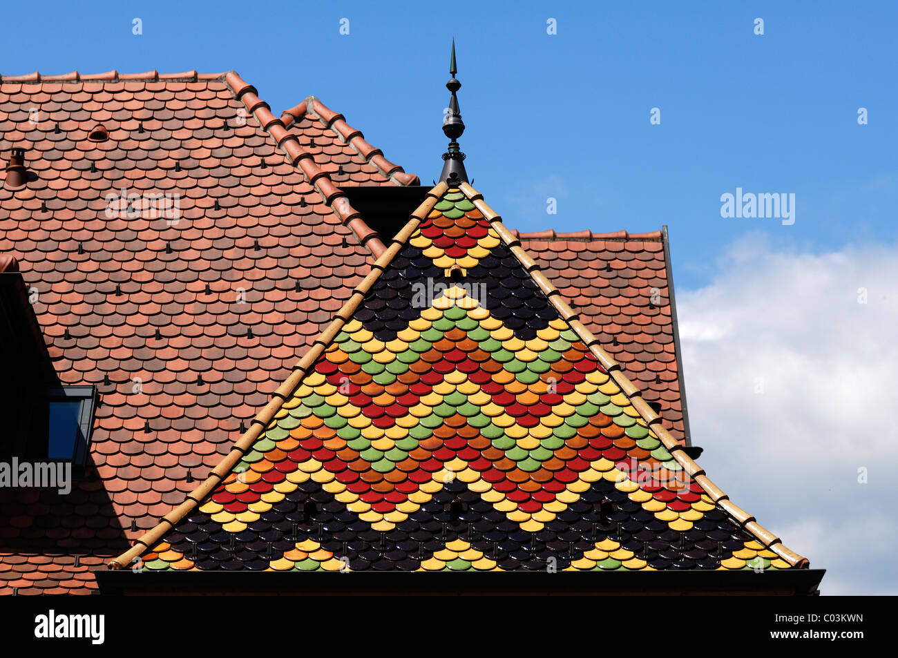 Colourful pitched roof of a bay window, Hotel La Table de Mittelwihr, 19 Route Vin, Mittelwihr, Alsace, France, Europe Stock Photo