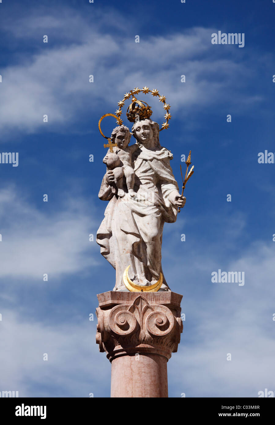 Marian Column on Untermarkt, Lower Market square, Murnau, Upper Bavaria, Bavaria, Germany, Europe Stock Photo