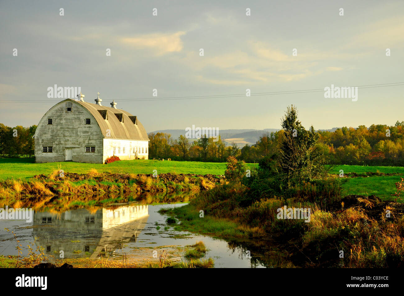 An old barn in Montgomery County, Upstate New York Stock Photo Alamy