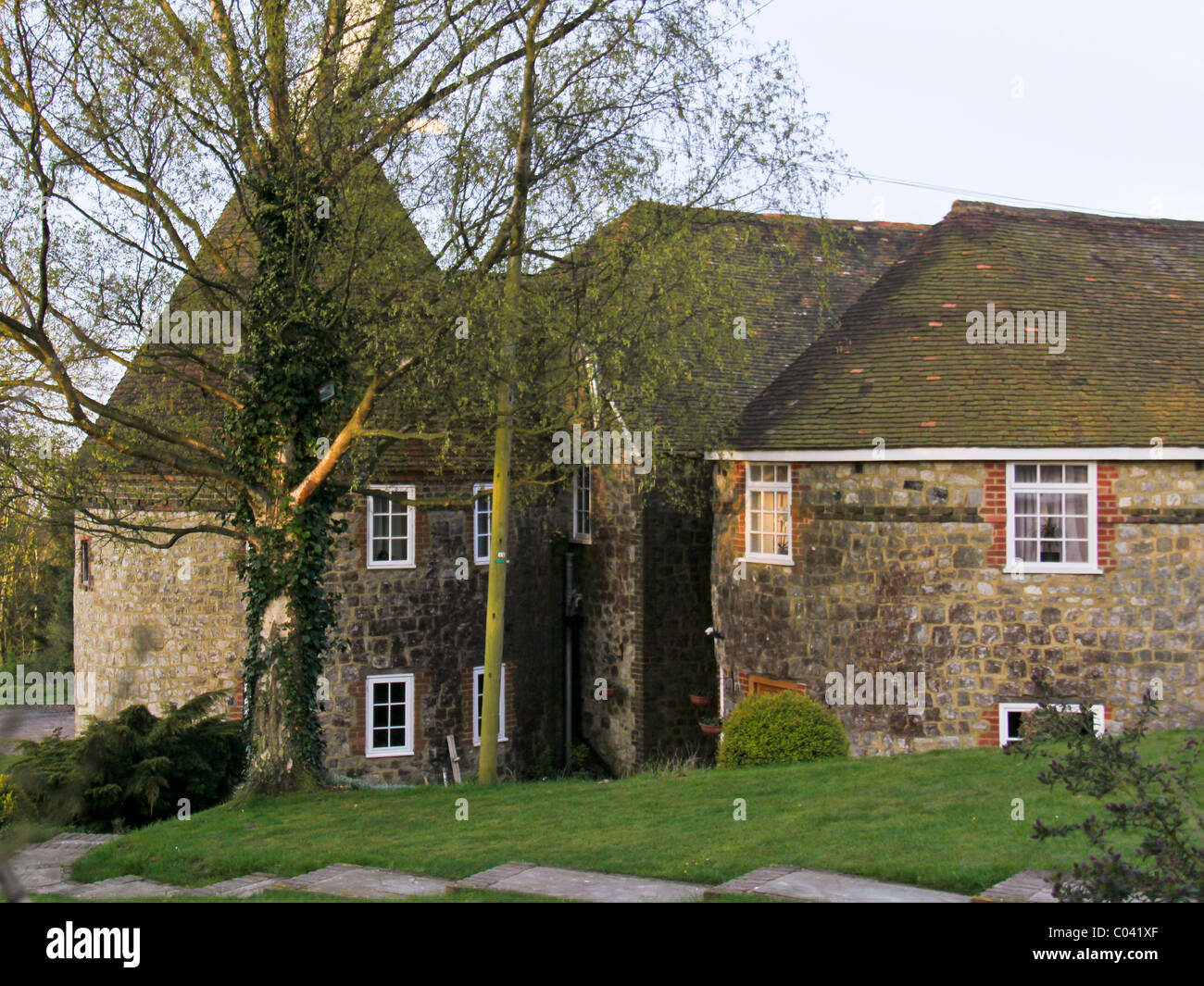 Old Oast Barn Turned Into Modern Home Kent Uk Stock Photo