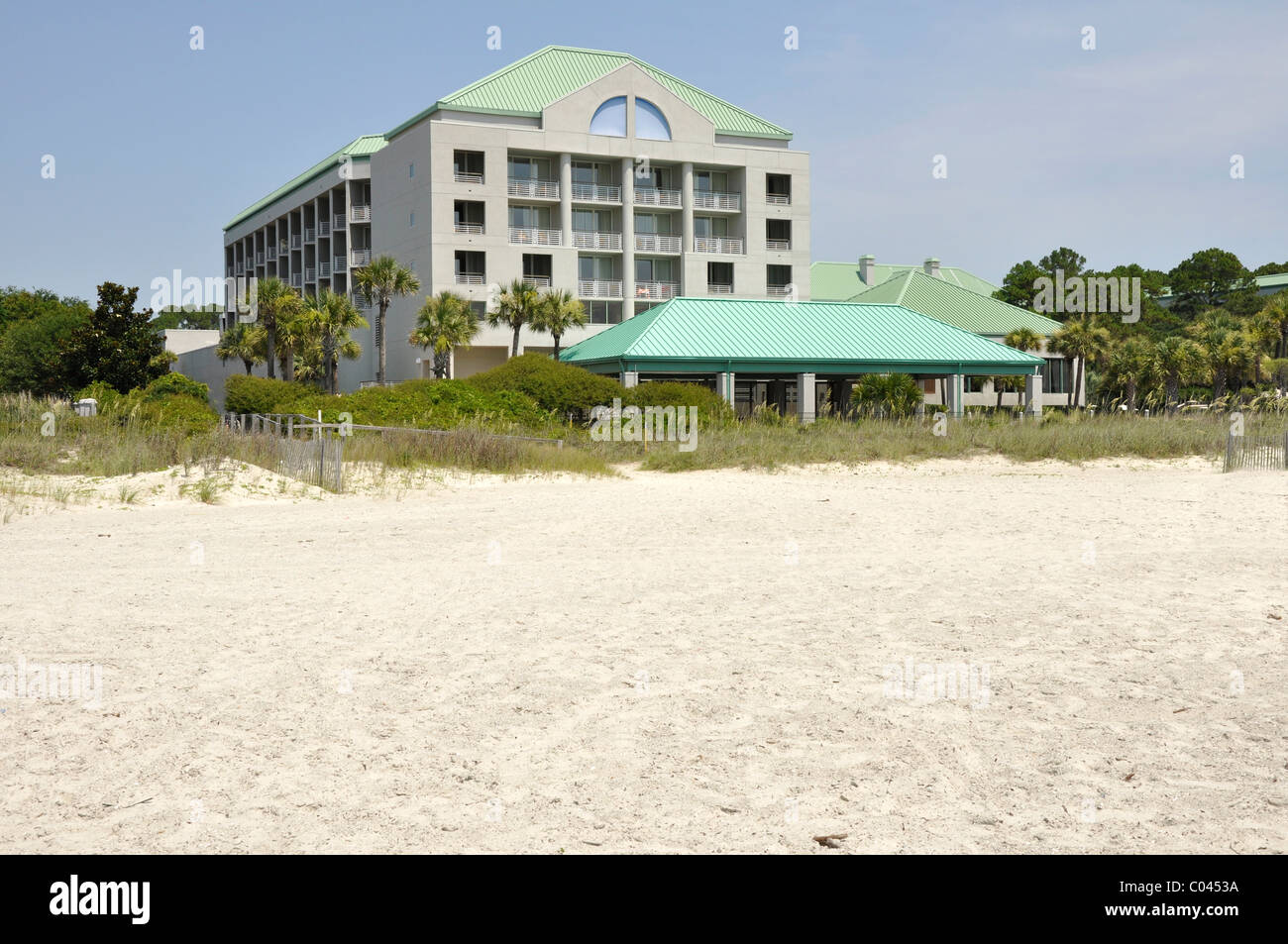 Large hotel by the beach on Hilton Head Island in South Carolina Stock Photo