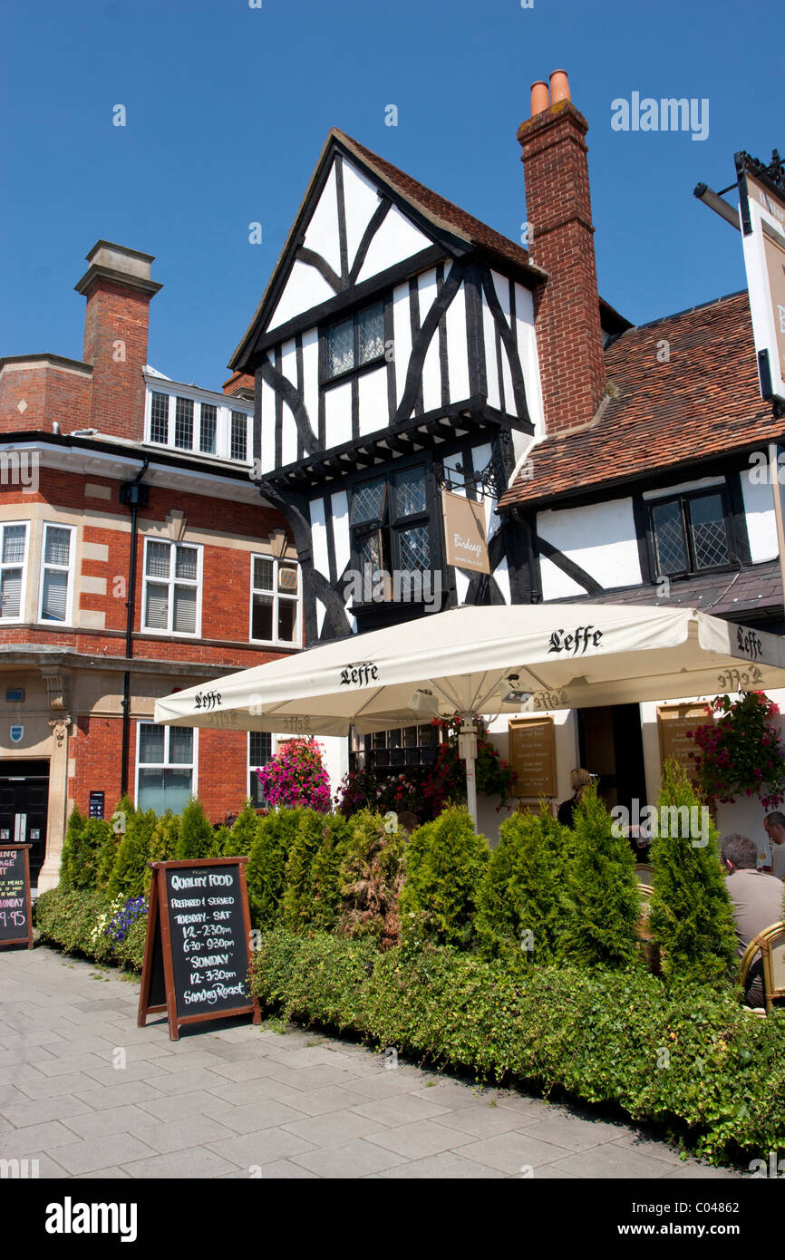 The Birdcage Pub & Restaurant Thame Oxfordshire Stock Photo Alamy