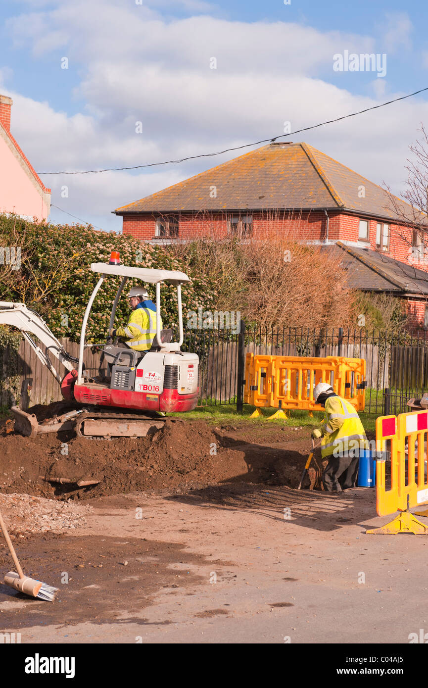Workmen Road Digging High Resolution Stock Photography and Images Alamy