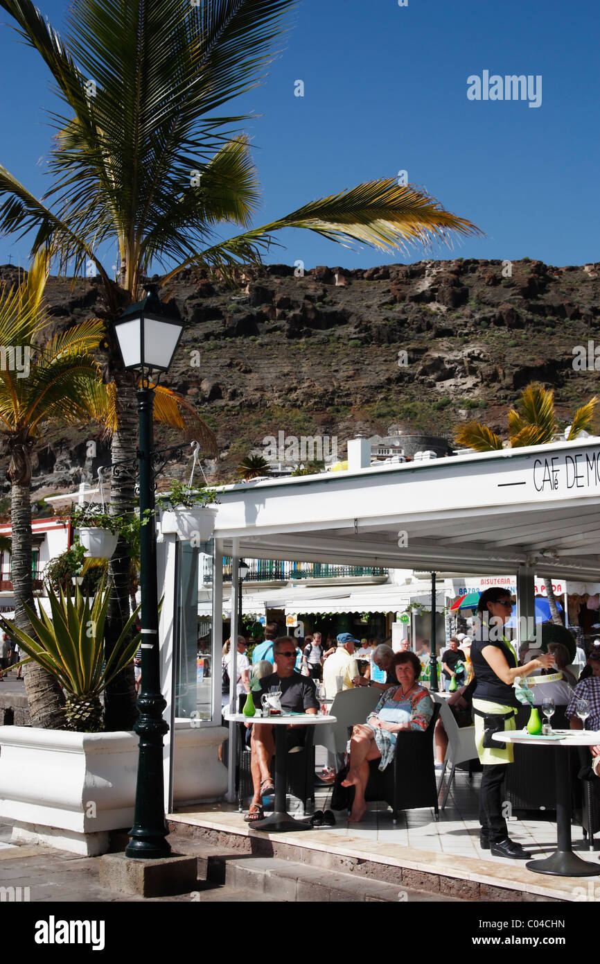 Restaurant ovelooking marina in Puerto de Mogan on Gran Canaria, Canary islands, Spain Stock Photo