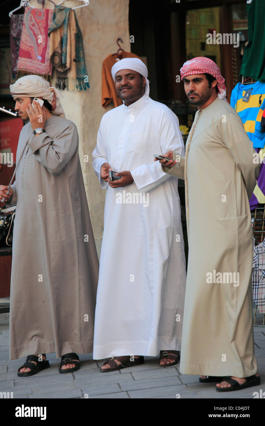 Qatar dress hi-res stock photography and images - Alamy