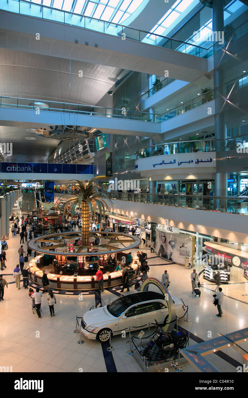United Arab Emirates, Dubai, airport, shopping area Stock Photo Alamy