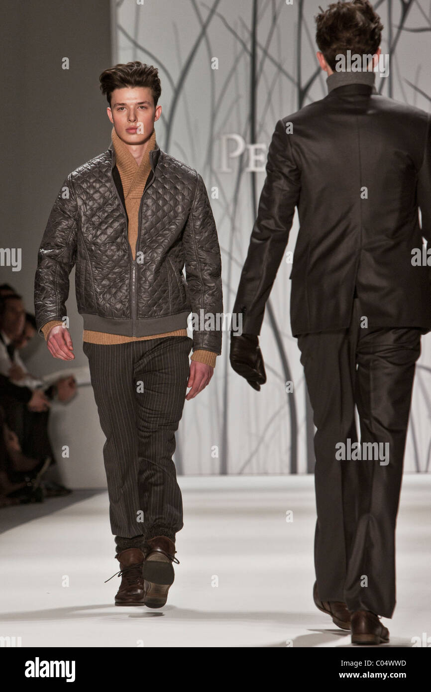 Super model supermodel winter hi-res stock photography and images - Alamy