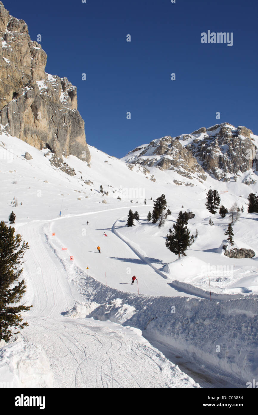 Mountain piste hi-res stock photography and images - Alamy