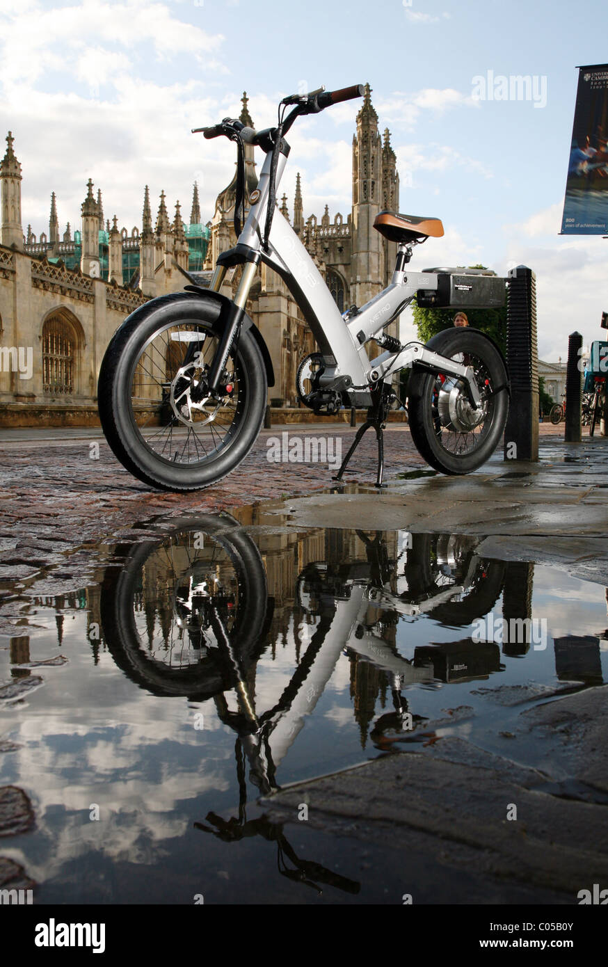 The Ultra Motor A2B electric bicycle photographed in front of Kings College Cambridge Stock Photo