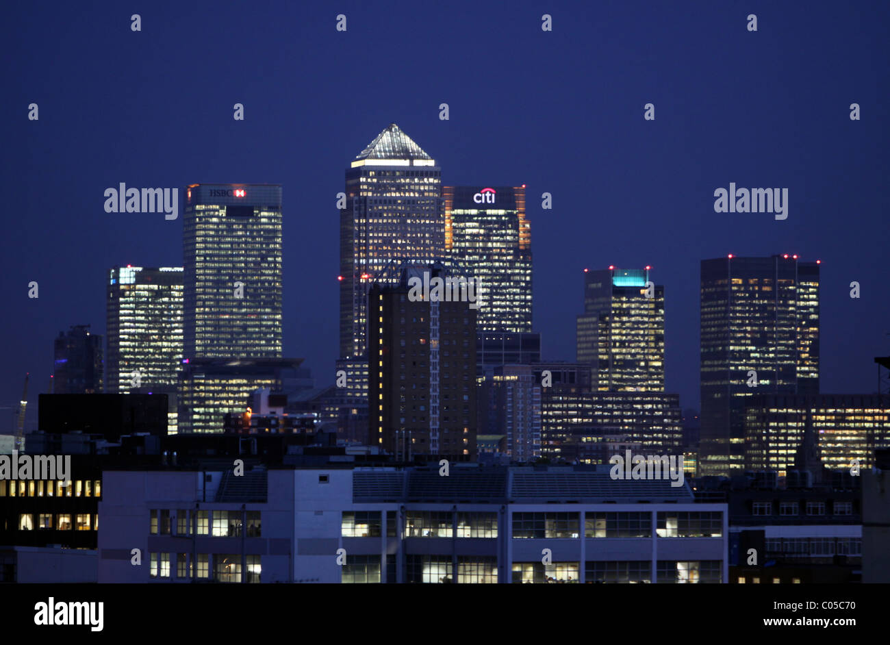 A view of Canary Wharf at twilight Stock Photo - Alamy