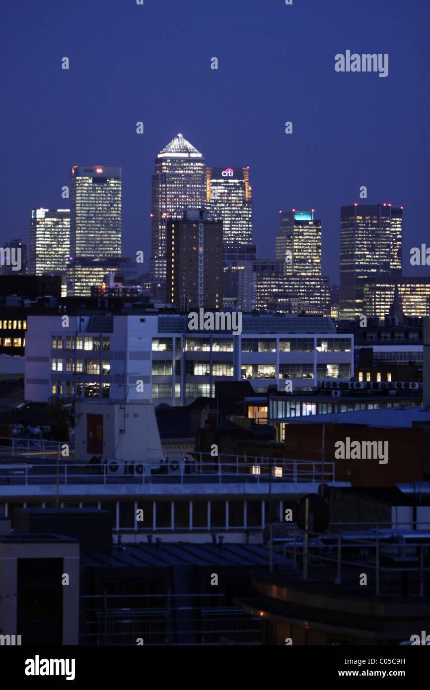 A view of Canary Wharf at twilight Stock Photo - Alamy