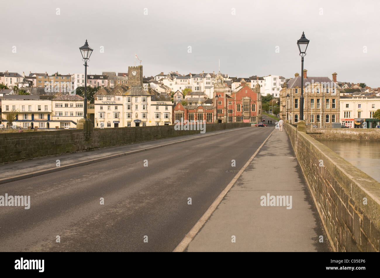 The old bridge across the River Torridge at Bideford in north Devon, viewed from the eastern side Stock Photo