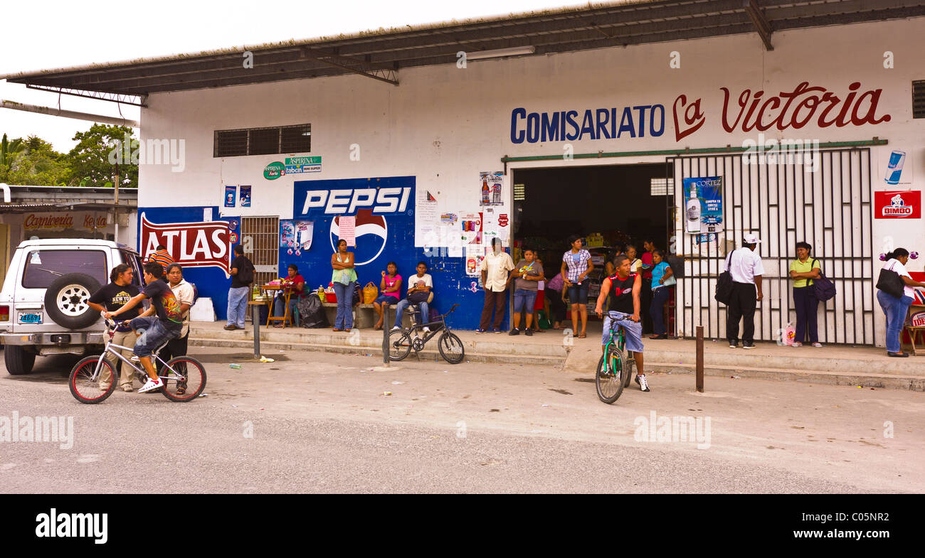 EL VALLE de ANTON, PANAMA - People in front of store. Stock Photo