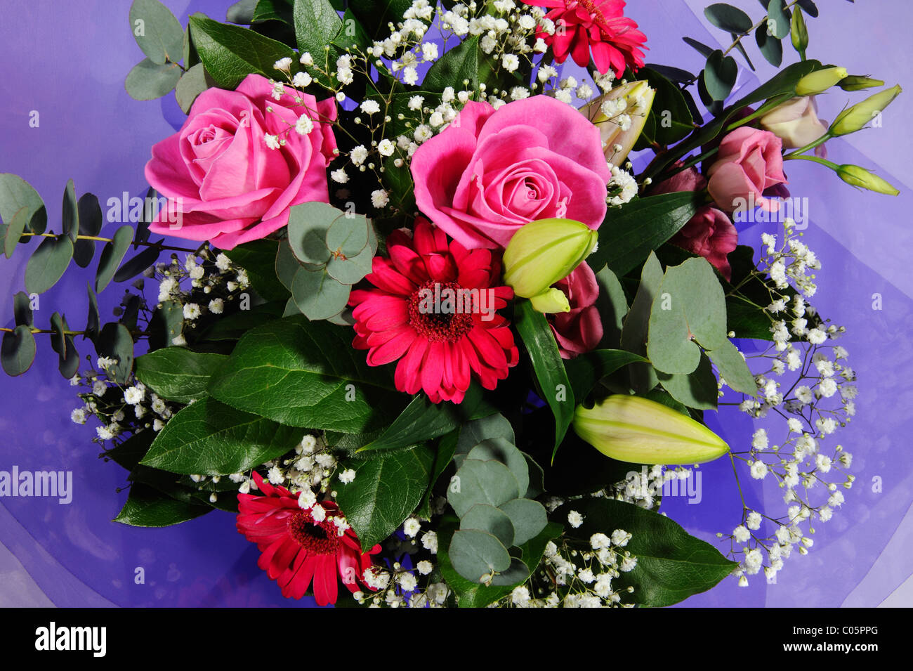 A bouquet of flowers delivered to the door Stock Photo - Alamy