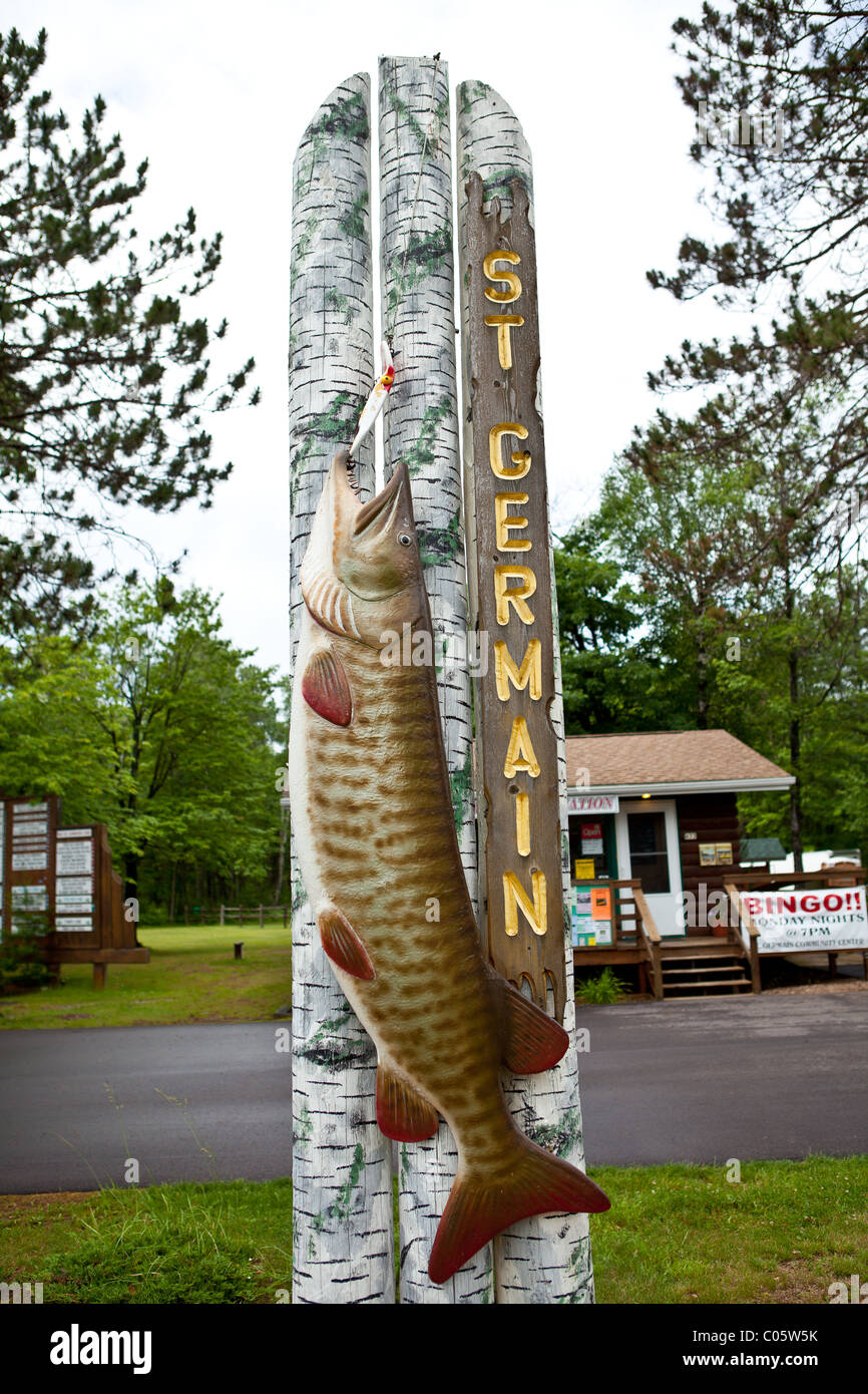 Muskie fish hires stock photography and images Alamy