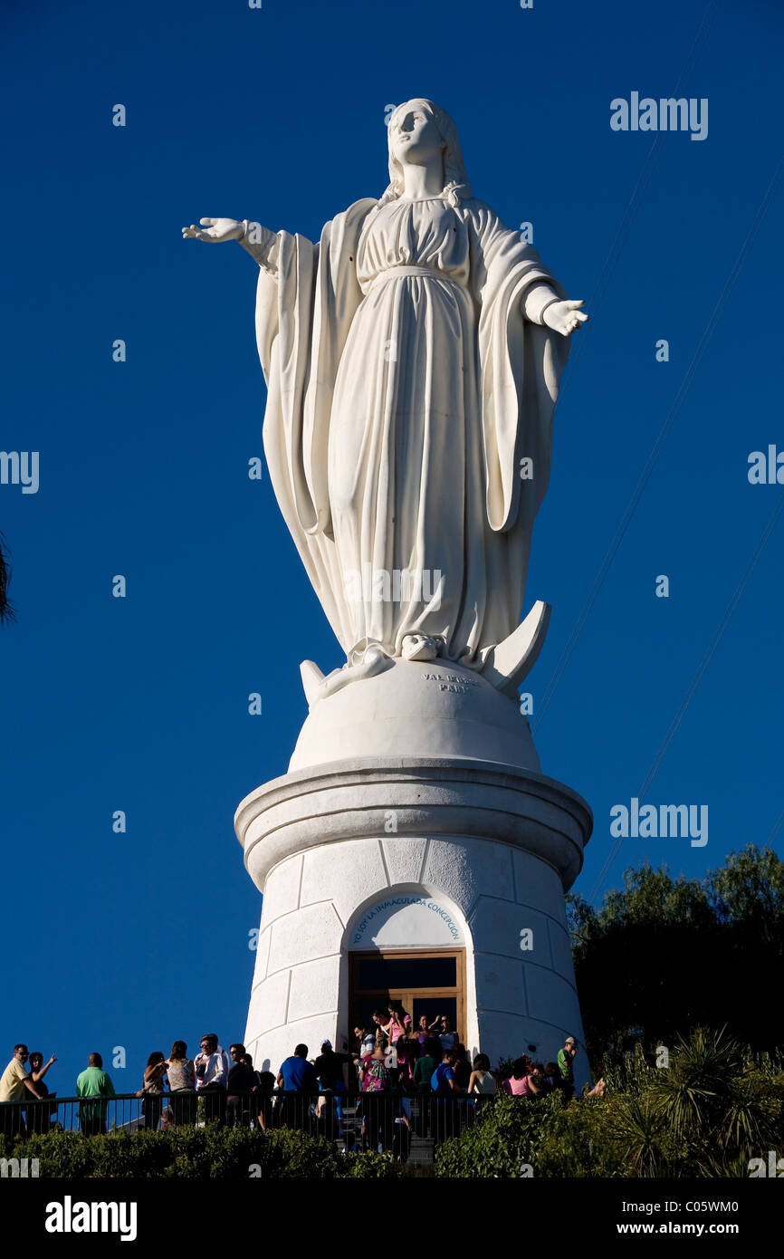 Statue of Virgin Mary on top of Cerro San Cristobal, Santiago de Chile Stock Photo
