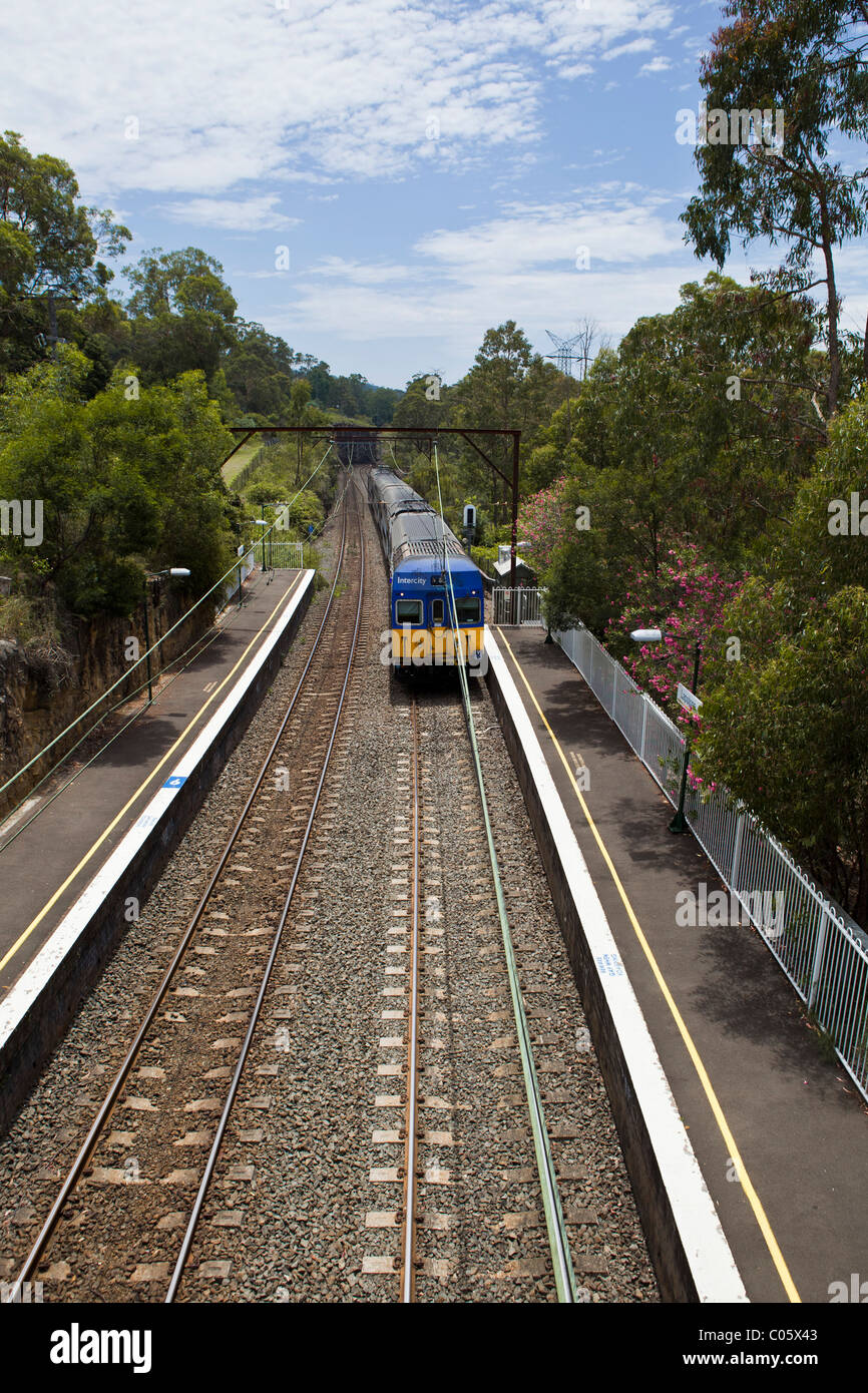 An Intercity train arrives at Lapstone Station Stock Photo Alamy