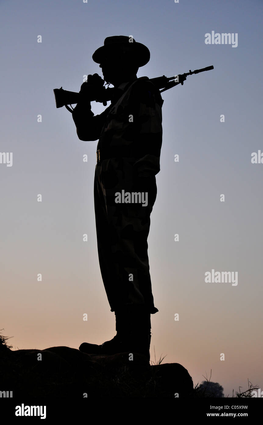 Soldier silhouette hi-res stock photography and images - Alamy